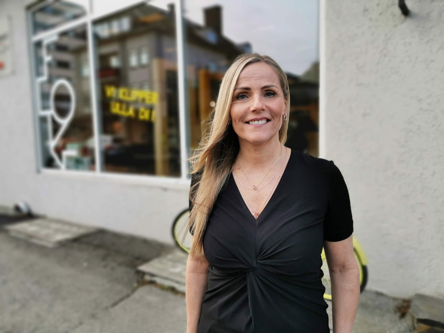 Irene Stana i Floke Grønn Frisør.