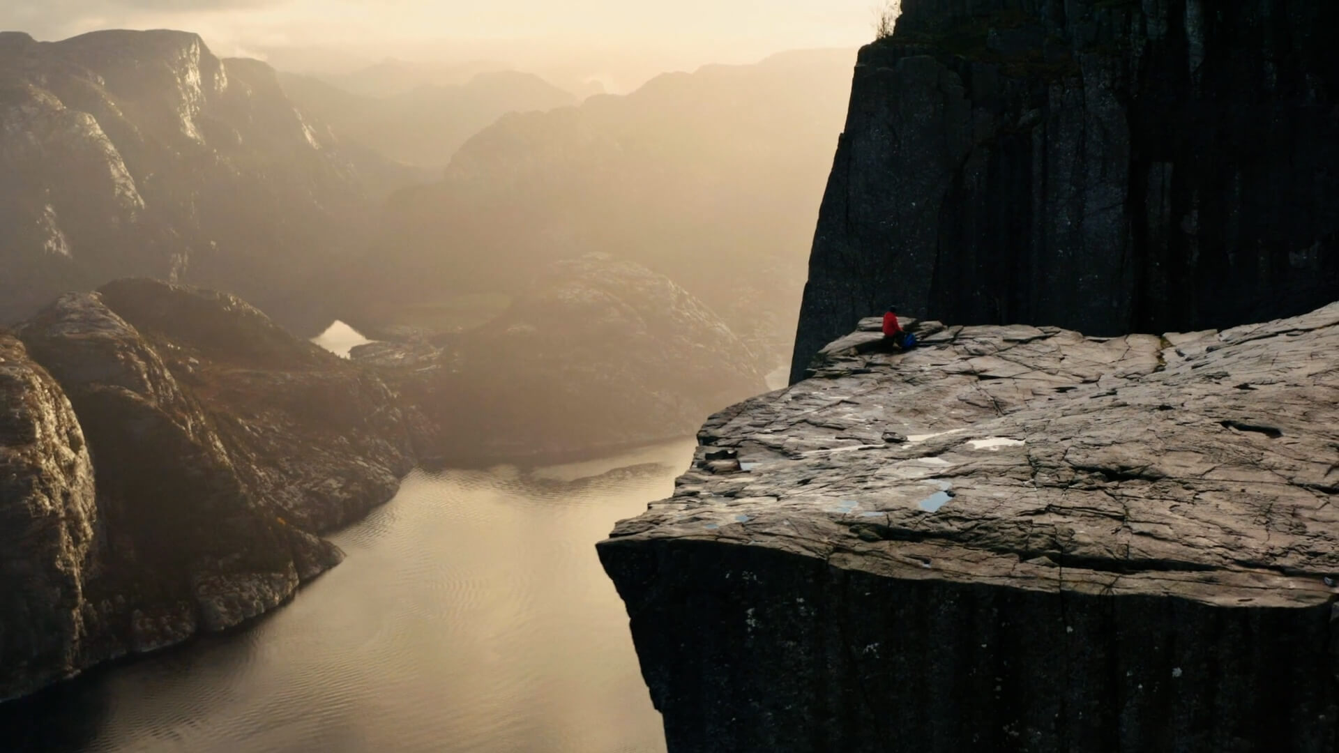 The SpareBank 1 Alliance.00_06_36_17.Still002